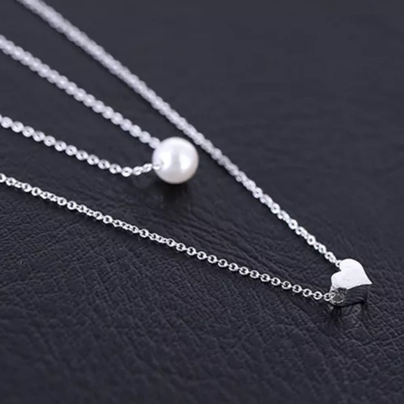 5 for $25 💫 Faux Pearl Heart Statement Necklace - Picture 5 of 6